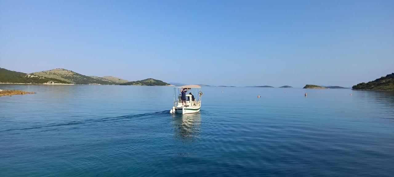 Beach House Danica - Resort & Tavern Bain, Free Transport, Pool, Island Of Zut - Kornati Pristanisce Exteriér fotografie