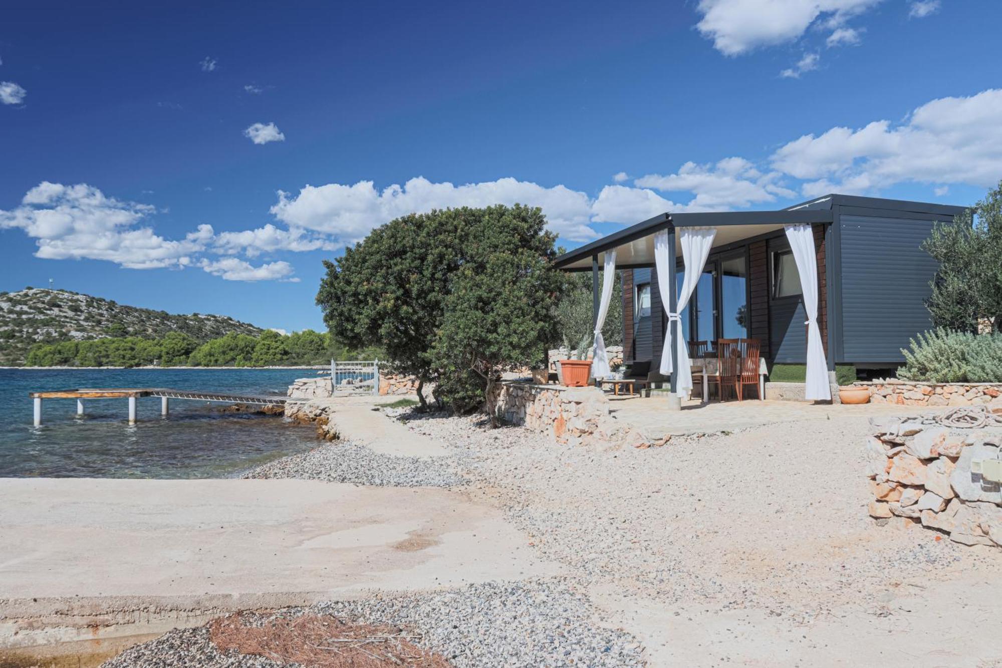 Beach House Danica - Resort & Tavern Bain, Free Transport, Pool, Island Of Zut - Kornati Pristanisce Exteriér fotografie
